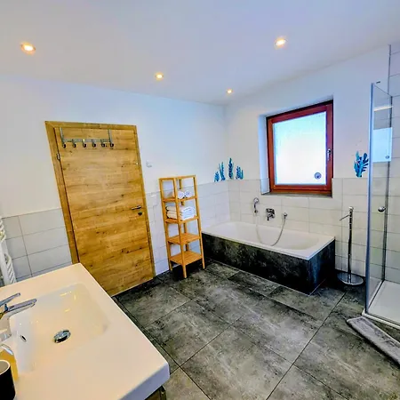 Apartment Haus Dirol