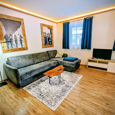 Haus Dirol Apartment *